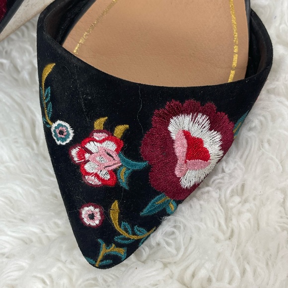 C. EST 1948 Black Embroidered Floral Buckle Sandel Flats Size 9 - Picture 7 of 7